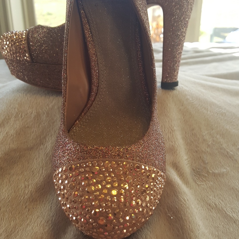 Gianni Bini  pink evening platform heel Size 6.5 M